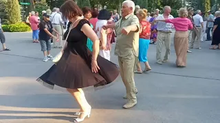 Разбила ты любовь мою, разбила сердце словно камень!!!💃🌹Танцы в парке Горького!!!💃🌹Харьков 2021