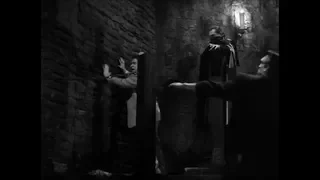 Visible Stagehand in "Abbott & Costello Meet Frankenstein" (1948)