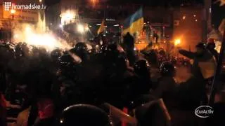 Riot police storm Kyiv protestors' camp during Ashton visit