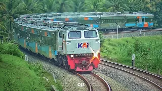 JALUR REL BERKELOK-KELOK!! Kereta Api Tetap Ngebut Indah di Kelok Mertan View