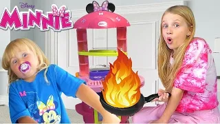 Cuisine Disney MINNIE -on Joue au Pompier -  Histoire Drôle pour les enfants