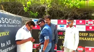 Mr Manoj Prabhakar is signing autograph to best bowling performs  Vvip Nehru stadium ghaziabad