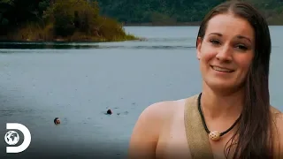 Dan e Holly sofrem um choque de água gelada | Largados e Pelados| Discovery Brasil