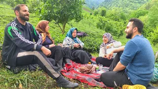 routine of Hardworking day in village | Rural men and women picking spring tea☕