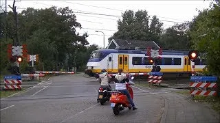 Spoorwegovergang Amersfoort // Dutch railroad crossing