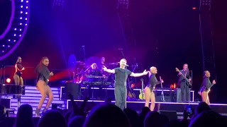 Gary Barlow - Never Forget (live) - Manchester Arena 9/12/2021