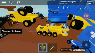 I digged to the center of the earth! (Roblox Mega miners) /w bananaface2153