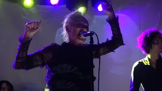 Wendy James - Tell That Girl To Shut Up (Holly and the Italians cover Live)