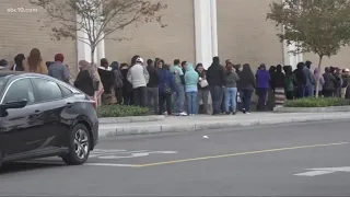 Holiday shoppers line up early for door busters, Black Friday