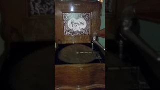 Regina15.5" Music Box plays "Schubert Serenade"