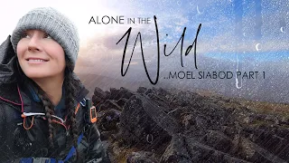 A Winter Mountain Adventure • Solo Backpacking in Eryri • Moel Siabod Part 1