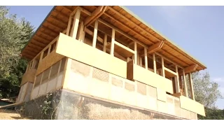 Строительство дома из соломенных блоков в Италии
