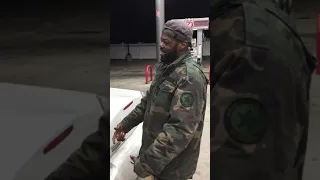St.louis Homeless Man Freestyles At The Gas Station 🔥