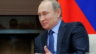 Стальные нервы Путина: реакция на падение подноса с бокалами