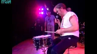Deep Purple drummer Ian Paice playing with one stick (HD)
