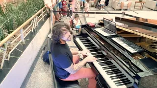 Lady Gaga Shallow (Piano Shopping Mall)