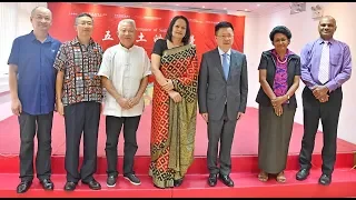 Fijian Minister for Education officially opens the Chinese Farmer's Paintings Exhibition