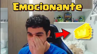 ME EMOCIONEI COM O PEDRO TM JOGANDO VALENDO O BILHETE DOURADO E 50 MIL REAIS NO CLASH ROYALE.