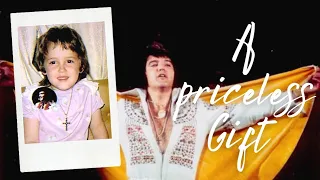 Elvis Gives Little Girl Necklace