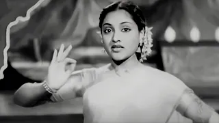 Mere Vatan Se Acha Koi Vatan Nahi | Ladki B&w Song | Lata Mangeshkar Old Classic