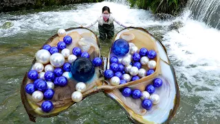 🎁The giant clam growing in the clear spring water, nurturing charming pearls, is extremely beautiful