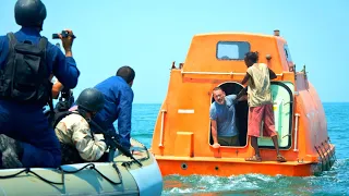 True Story Of A Brave American Merchant Mariner Taken Hostage By Somali Pirates. movie recap