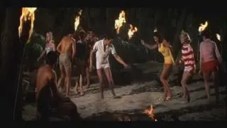 Blue Hawaii - Elvis Presley - Slicin' Sand 1961.avi