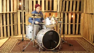DW Performance Silver Sparkle Drum Set - 22,13,16,6.5x14
