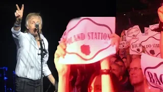 Paul McCartney reacts to 'Egypt Station' signs in Poland [Live at Tauron Arena, Kraków - 03-12-2018]