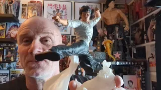 The two new Bruce Lee Diamond select figures