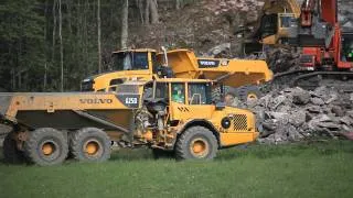 Volvo A25F at work