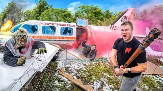 ZOMBIE PLANE CRASH! - Ultimate 7 Day Zombies Survival Challenge