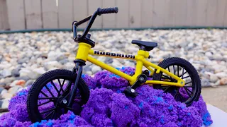 BMX Finger | Purple Kinetic Sand | Tech Dek Ramp | Tech Deck Finger BMX Bike Tricks