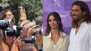 Viola come il Mare conferenza stampa: Can Yaman e Francesca Chillemi scherzano insieme ai fotografi