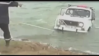 🚨⚓Opération sauvetage d'une Renault 4L 😂