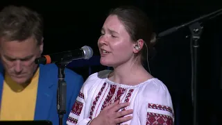 Diana Nalyvaiko Sings Ukrainian Anthem | Nashville Predators