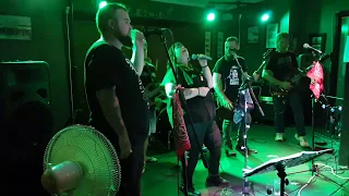 Big Mumma and the Young Guns NYE 2019 (Cover Band) Vid 2