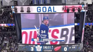 Live footage of Austin Matthews scoring his 60th goal