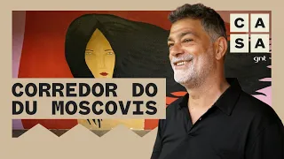 Du Moscovis abre sua casa no Rio e mostra corredor colorido pintado por Rita Wainer | Lar