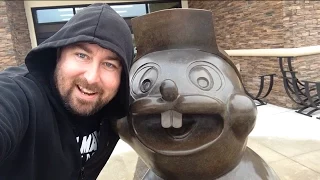 TheDailyWoo - 911 (12/29/14) Buc-ee's Beaver Poop !