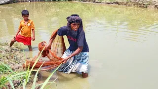 Best net fishing videos - Asian traditional net fishing in village