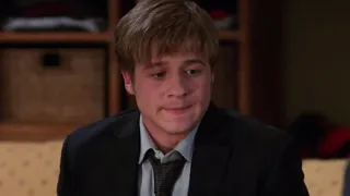 Seth Gives Ryan A Christmas Stocking - The O.C 1x13 Scene