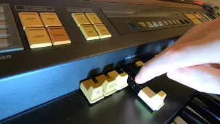 Cleaning the drawbar contacts on a 1990 Hammond SX-2000