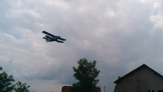 Plane spraying for insects over Giroc