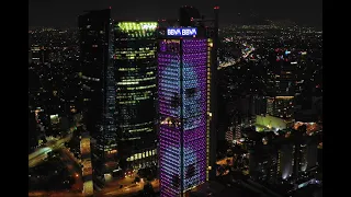 Iluminación de la Torre BBVA octubre 2020