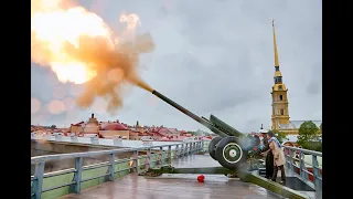 ПЕТРОПАВЛОВСКАЯ КРЕПОСТЬ: СОБОР, МОНЕТНЫЙ ДВОР, ПОЛУДЕННЫЙ ВЫСТРЕЛ.