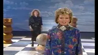 Elaine Paige & Barbara Dickson - I Know Him So Well 1985