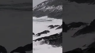 This is not the waves but entire the ocean folding wave