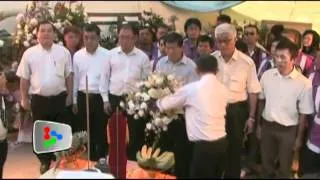 Hundreds pay last respects to Chong Eu's wife