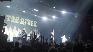 17th Nov 2021 - The Hives doing the mannequin challenge @ Olympia, Paris